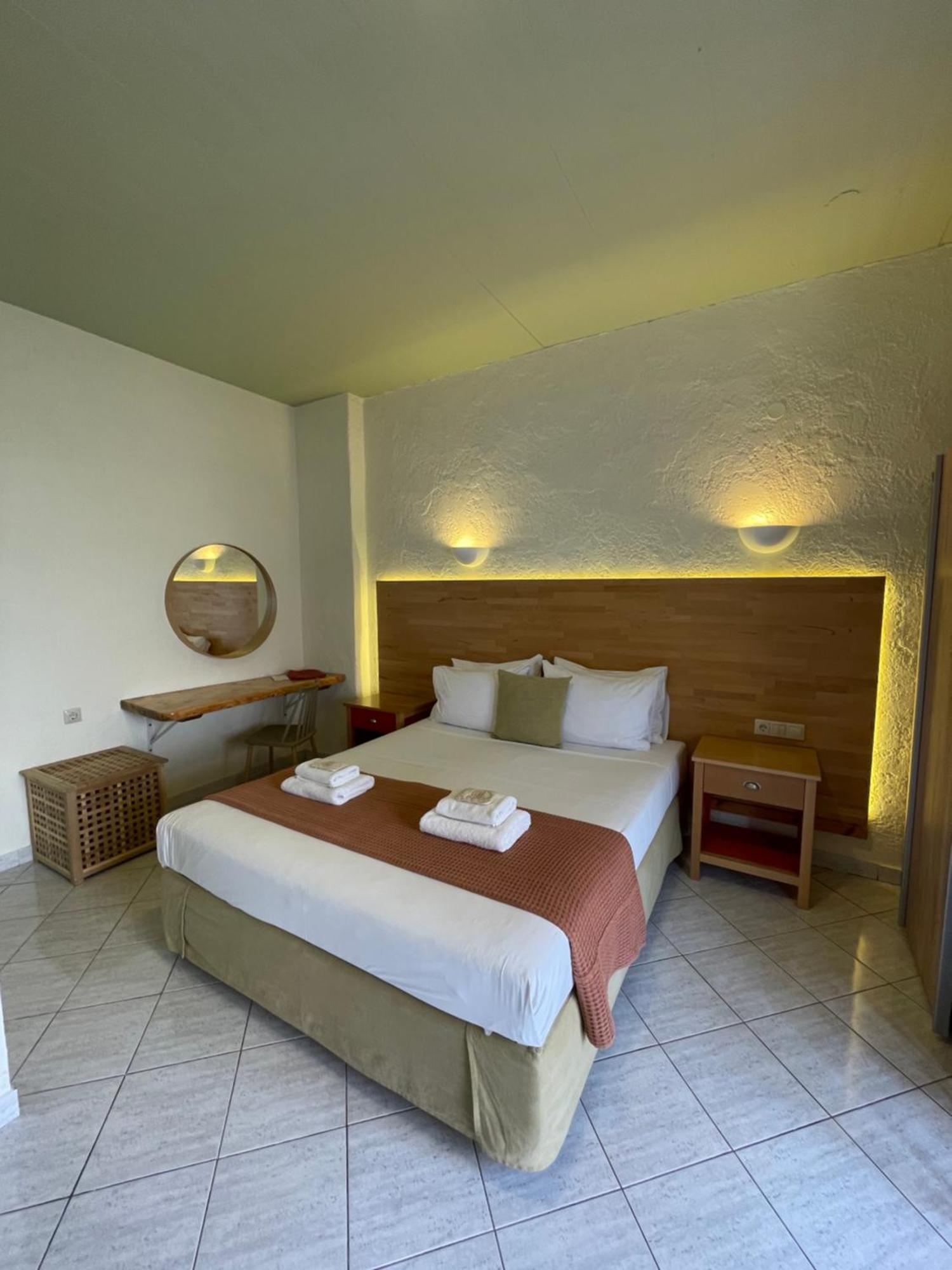 Villa Georgia Apartments & Suites Kalamaki  Room photo
