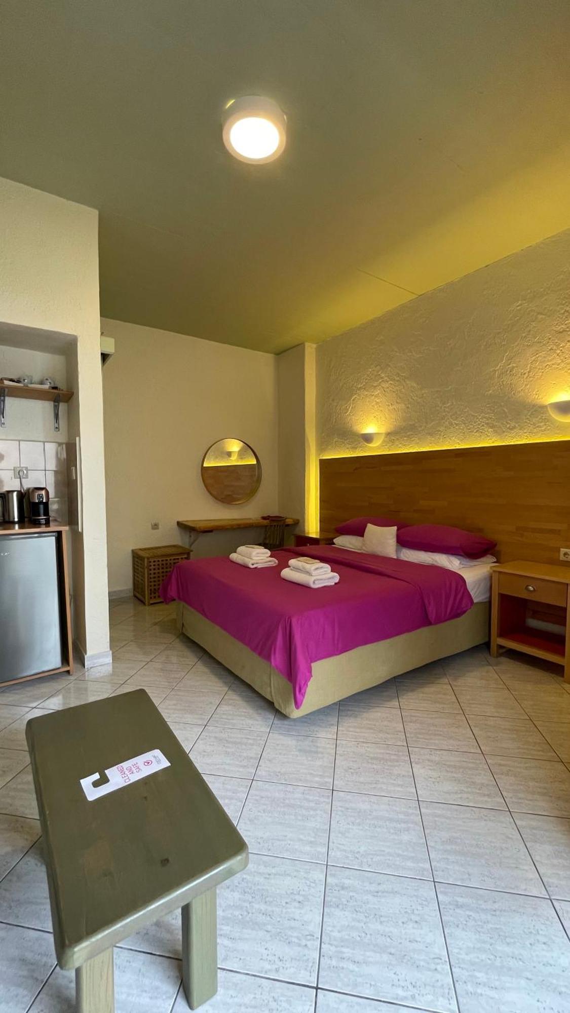 Villa Georgia Apartments & Suites Kalamaki  Room photo