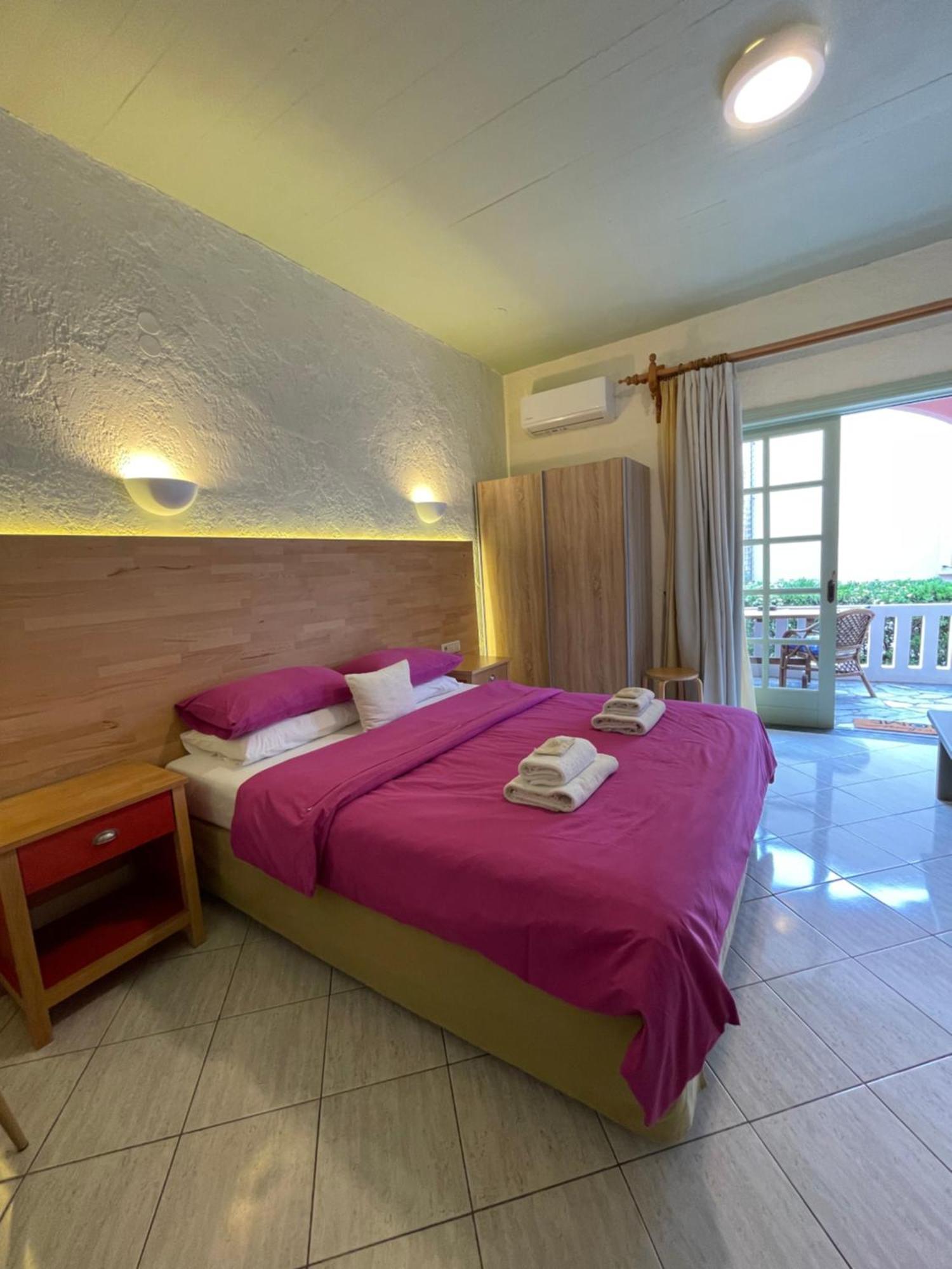 Villa Georgia Apartments & Suites Kalamaki  Room photo